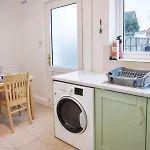 Ferienhaus 3br Near Centre, Free Parking & Wifi