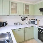 3br Near Centre, Free Parking & Wifi