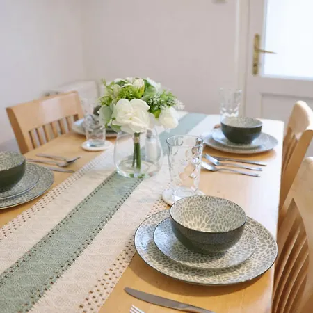 בית נופש 3br Near Centre, Free Parking & Wifi יורק