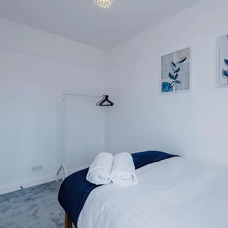 3br Near Centre, Free Parking & Wifi * York