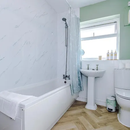 3br Near Centre, Free Parking & Wifi Semesterbostad York