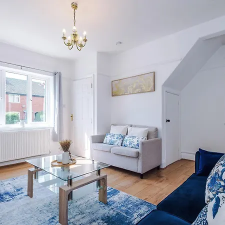 3br Near Centre, Free Parking & Wifi Semesterbostad