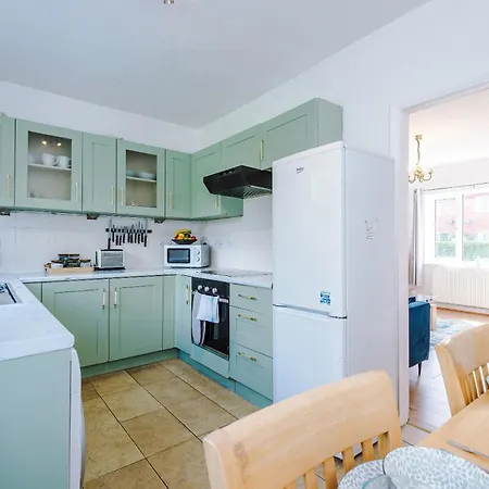 3br Near Centre, Free Parking & Wifi York