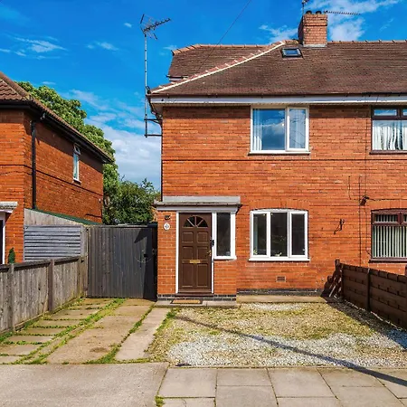 3br Near Centre, Free Parking & Wifi