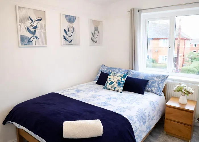 3br Near Centre, Free Parking & Wifi York