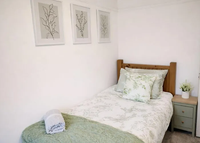 3br Near Centre, Free Parking & Wifi Сasa de vacaciones