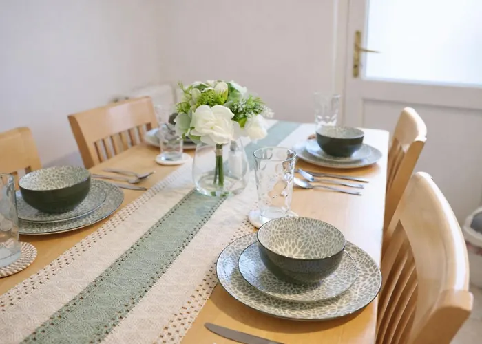 בית נופש 3br Near Centre, Free Parking & Wifi יורק