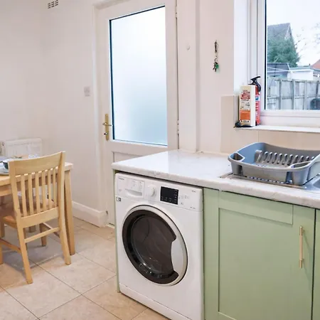 펜션 3br Near Centre, Free Parking & Wifi